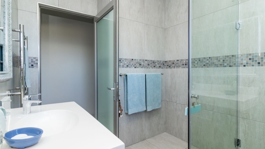 6 Bedroom Property for Sale in Kleinbaai Western Cape